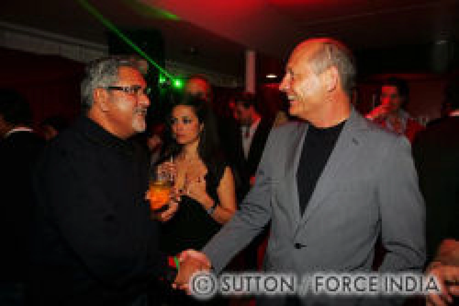 Force India confirms its contract with Mercedes