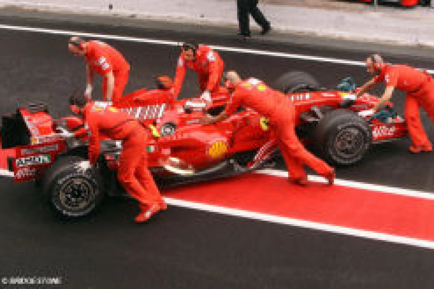 Ferrari prepares for a potential delay of its KERS