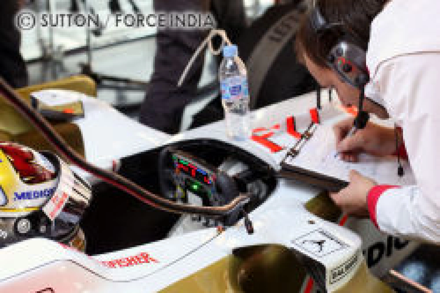 The Force India team confirms its drivers for 2009