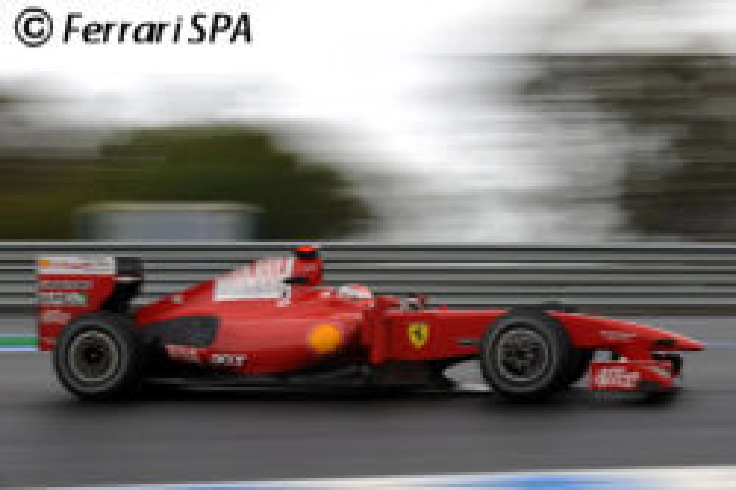 Second team equipped with KERS in Australia: Ferrari