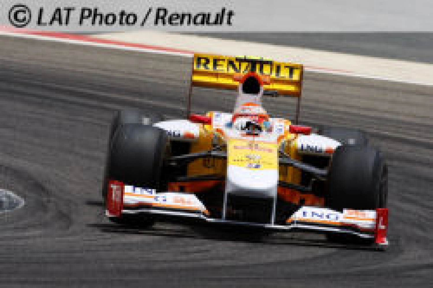 Nelson Piquet defends his son