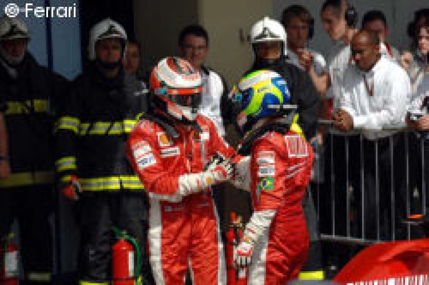 Qualification – Massa sets the stands on fire