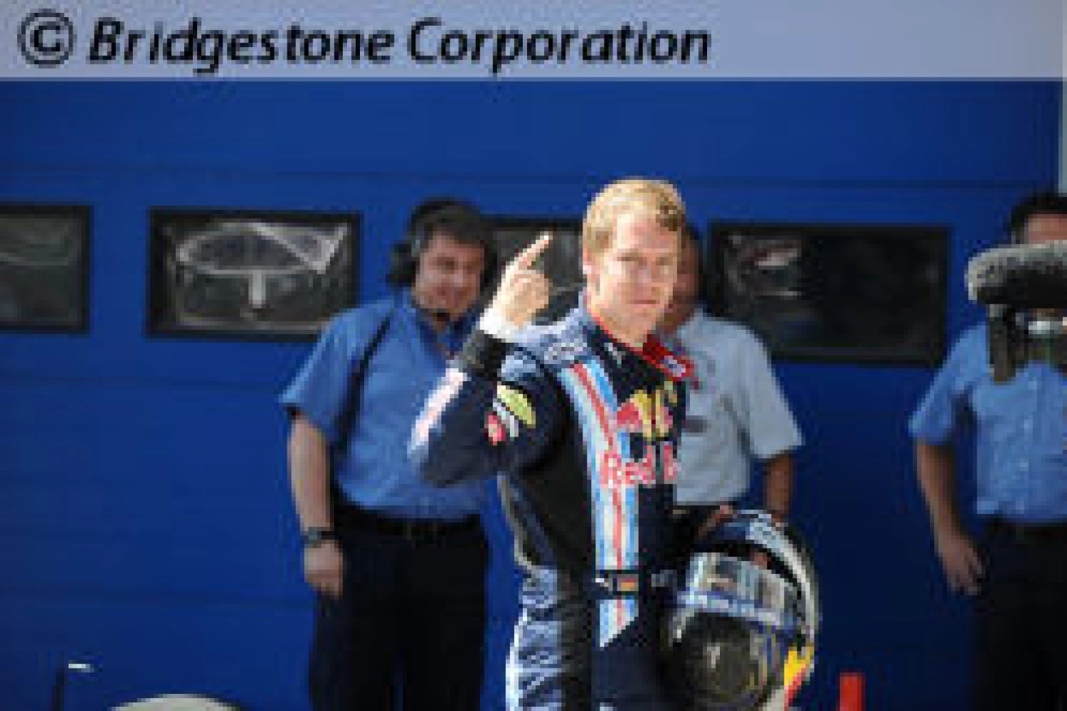 Vettel renews his contract with Red Bull Racing