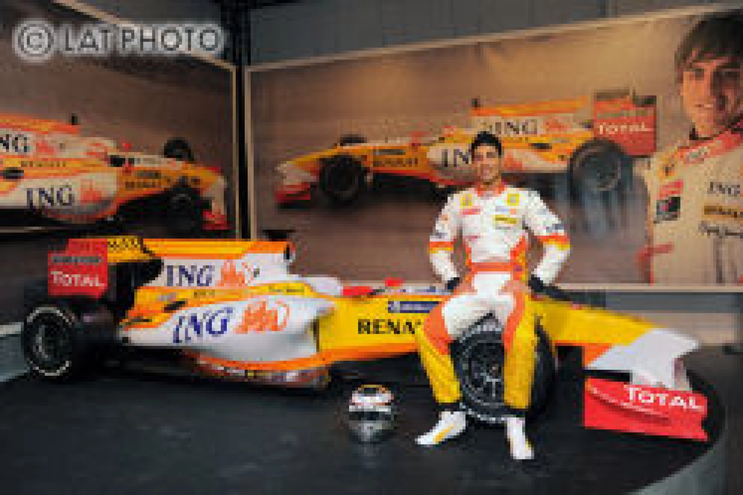 Desert trip for the Renault team