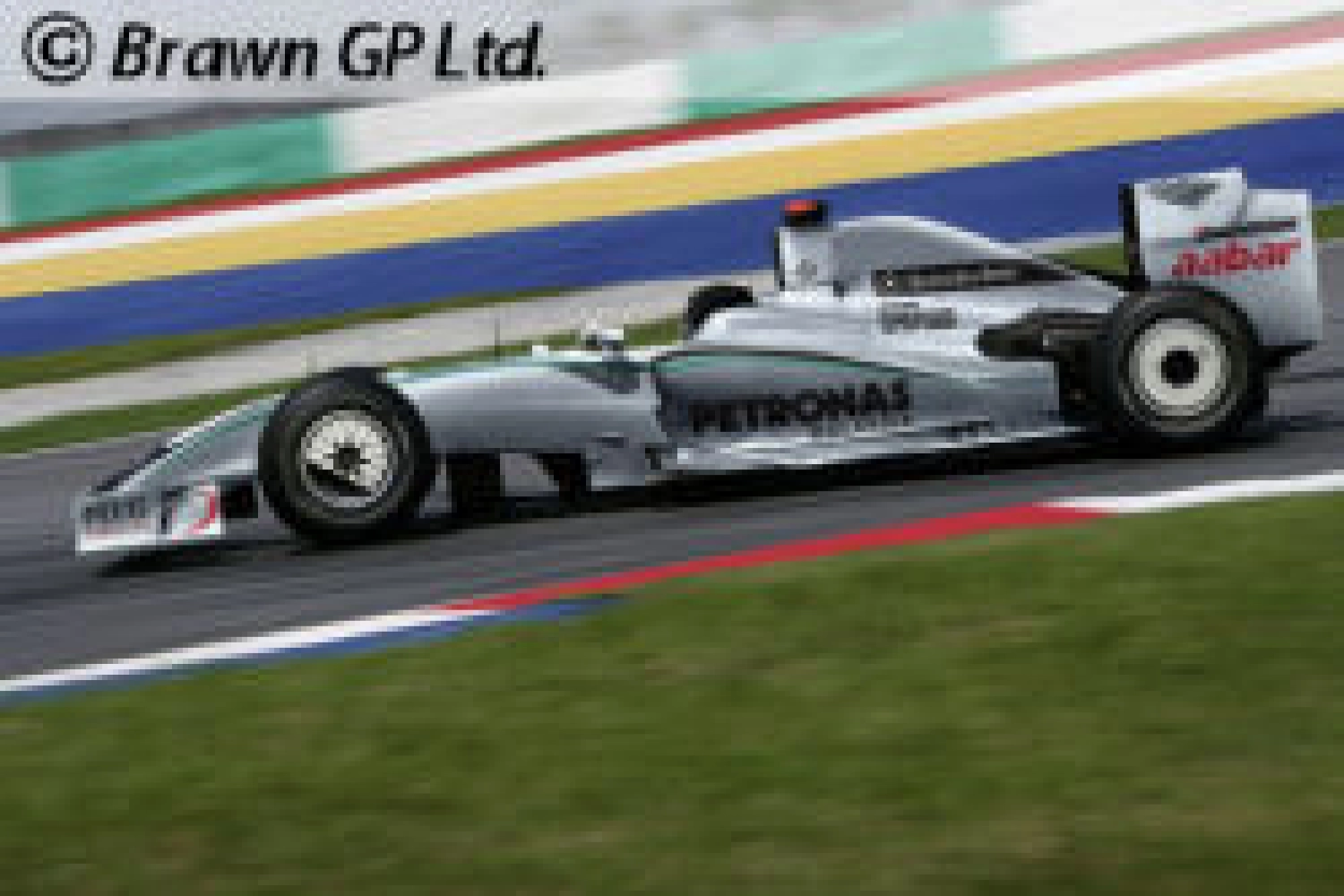 Mercedes GP signs a sponsorship contract with Petronas