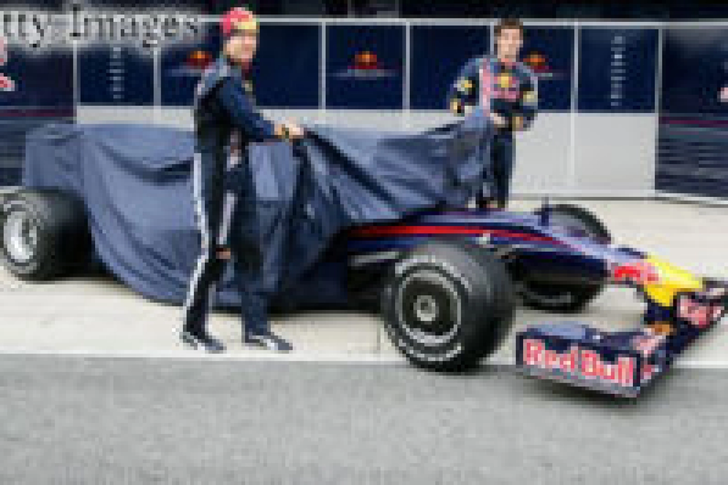 Red Bull Racing unveils its new RB6