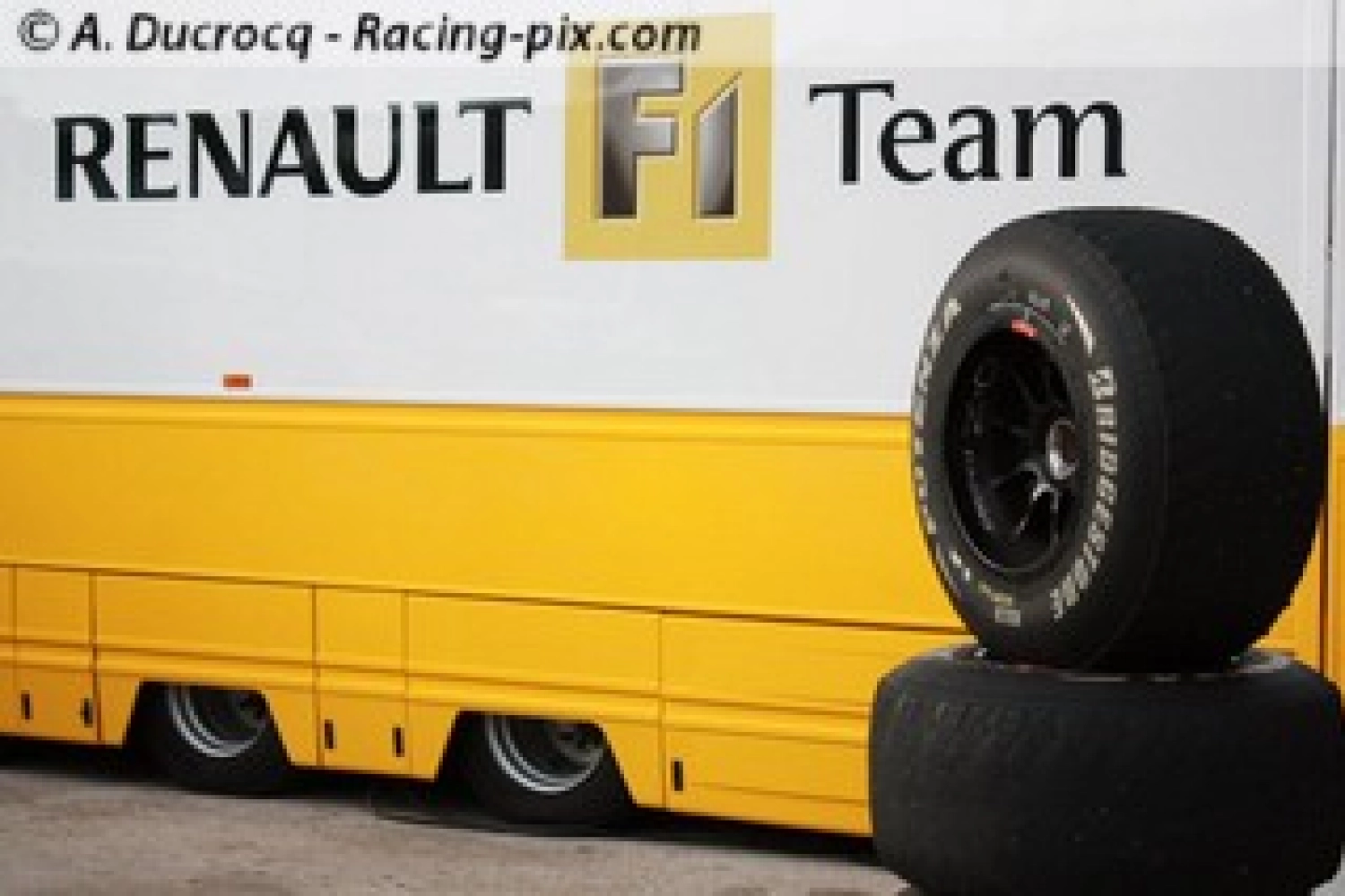 Drive your Formula 1 with Renault