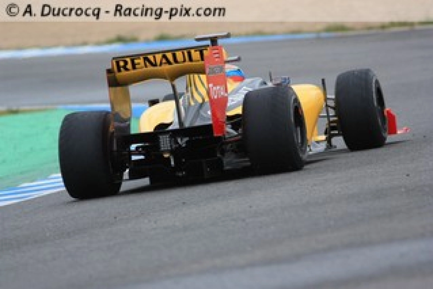 Official: Lada becomes a sponsor of Renault in Formula 1