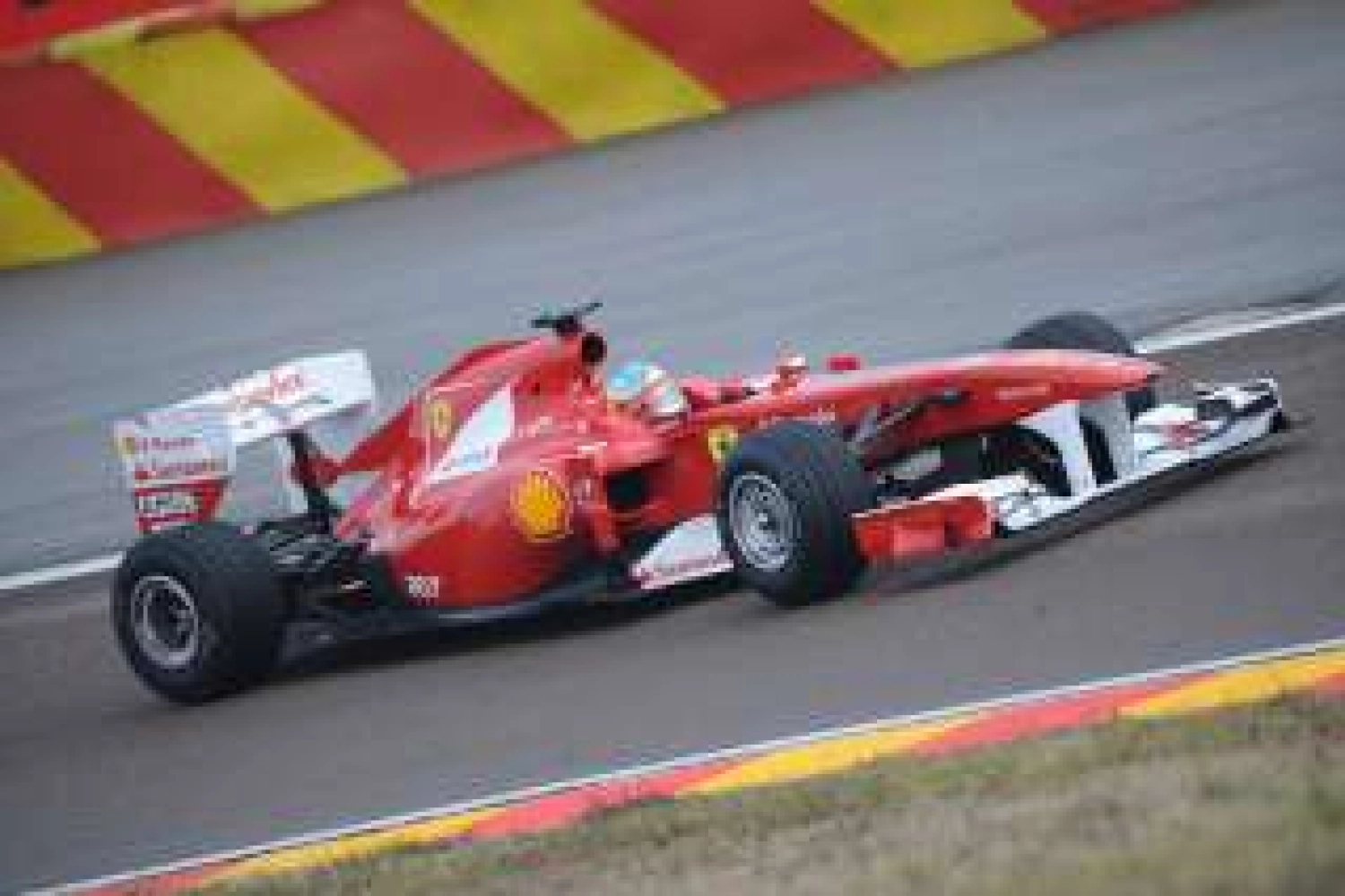 Saturday: development must continue at Ferrari
