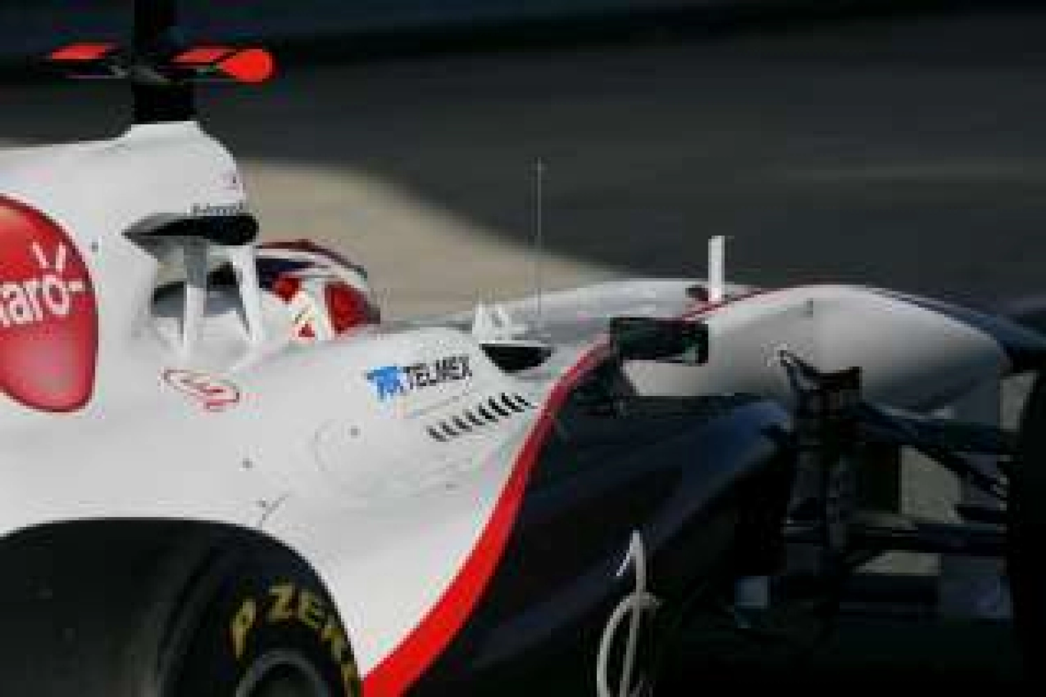 Friday: Kobayashi in the wall, Pérez sick, de la Rosa returns