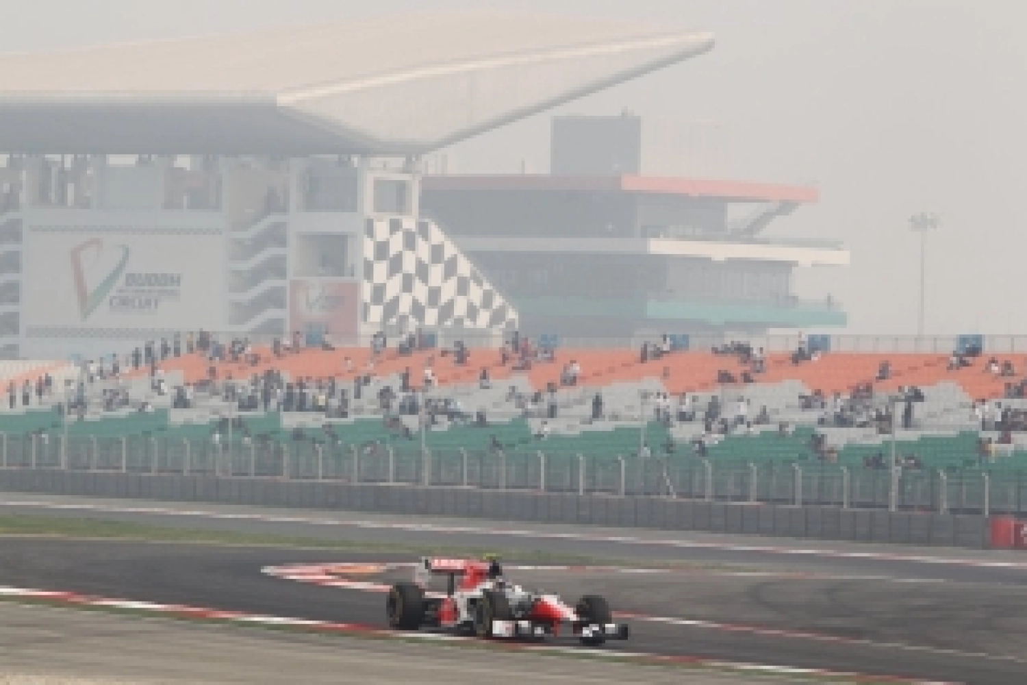 Saturday: HRT beats Virgin but will ultimately start behind