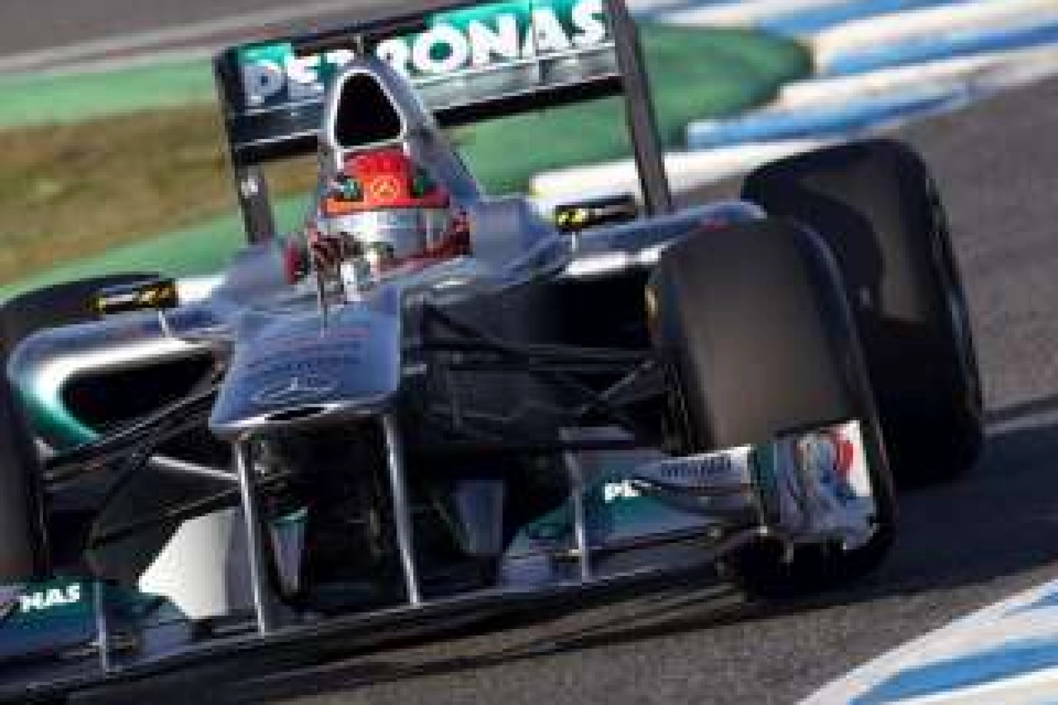 Schumacher takes fewer risks according to Frentzen