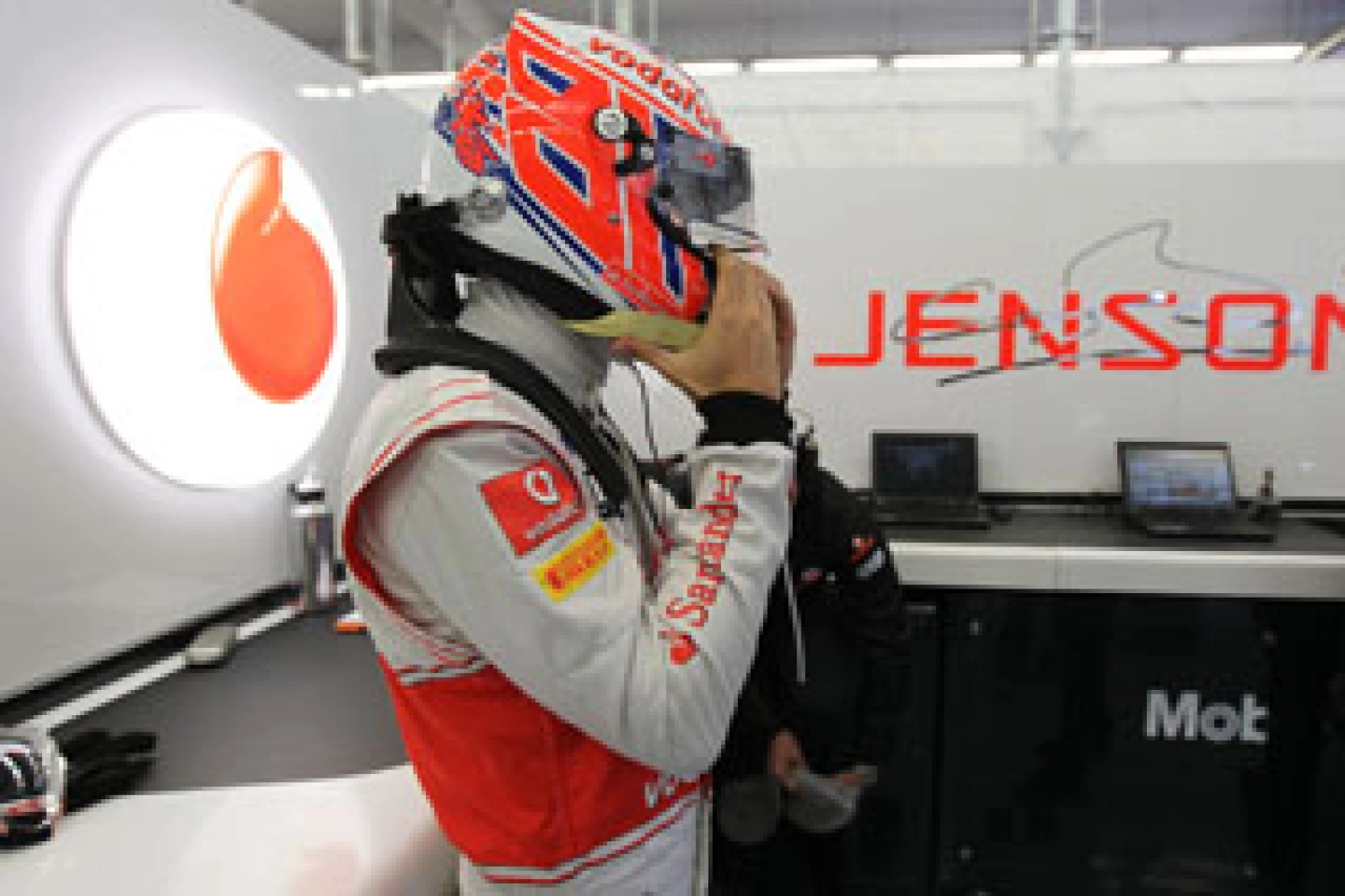 Ferrari thinks about Button