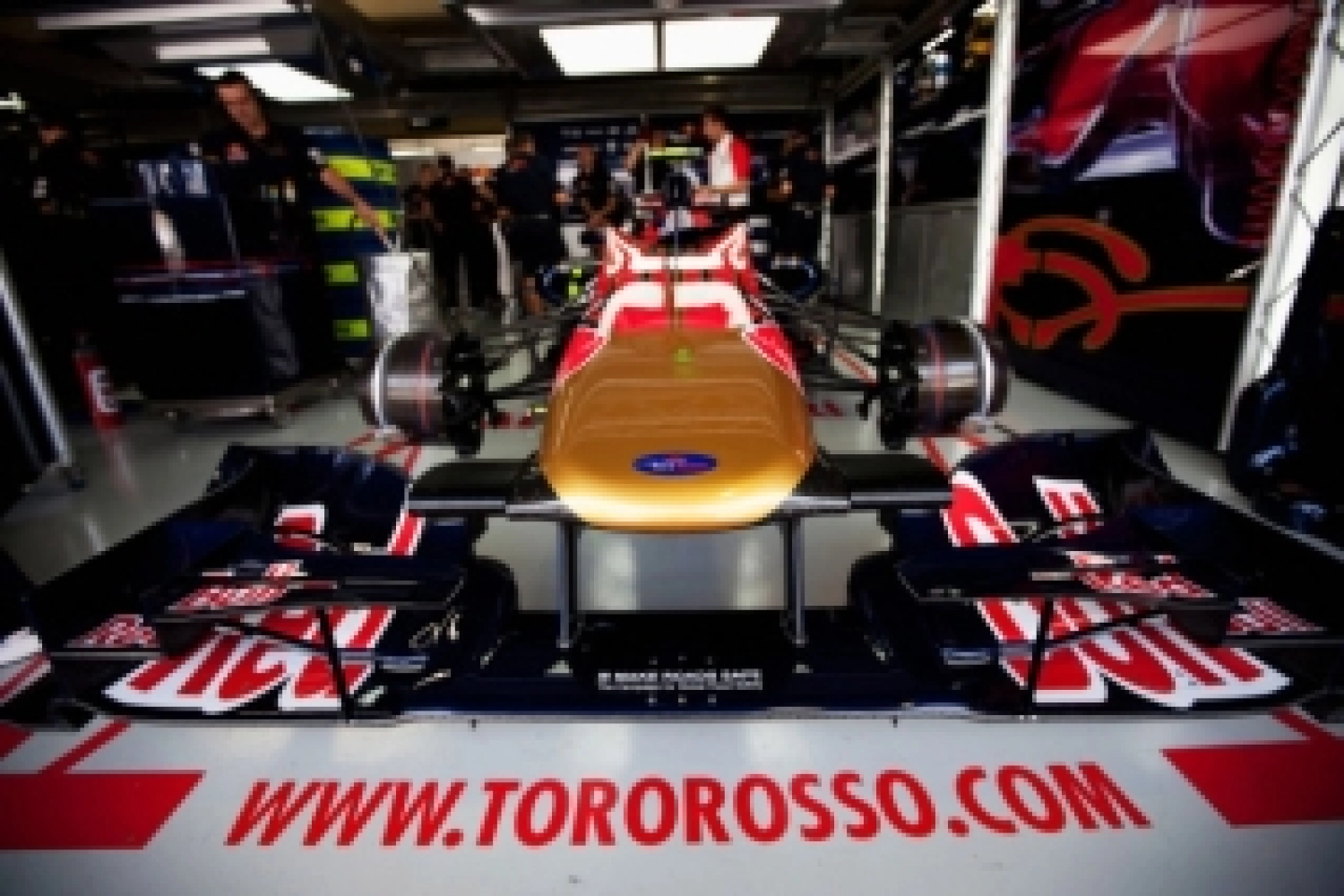 Friday: Toro Rosso is competitive with intermediate tires
