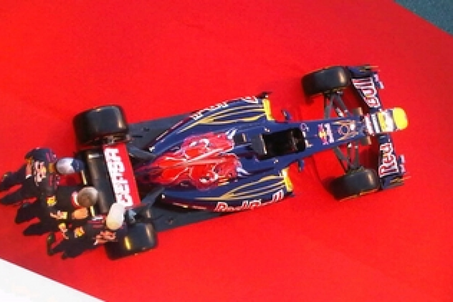 The Scuderia Toro Rosso presents the STR7