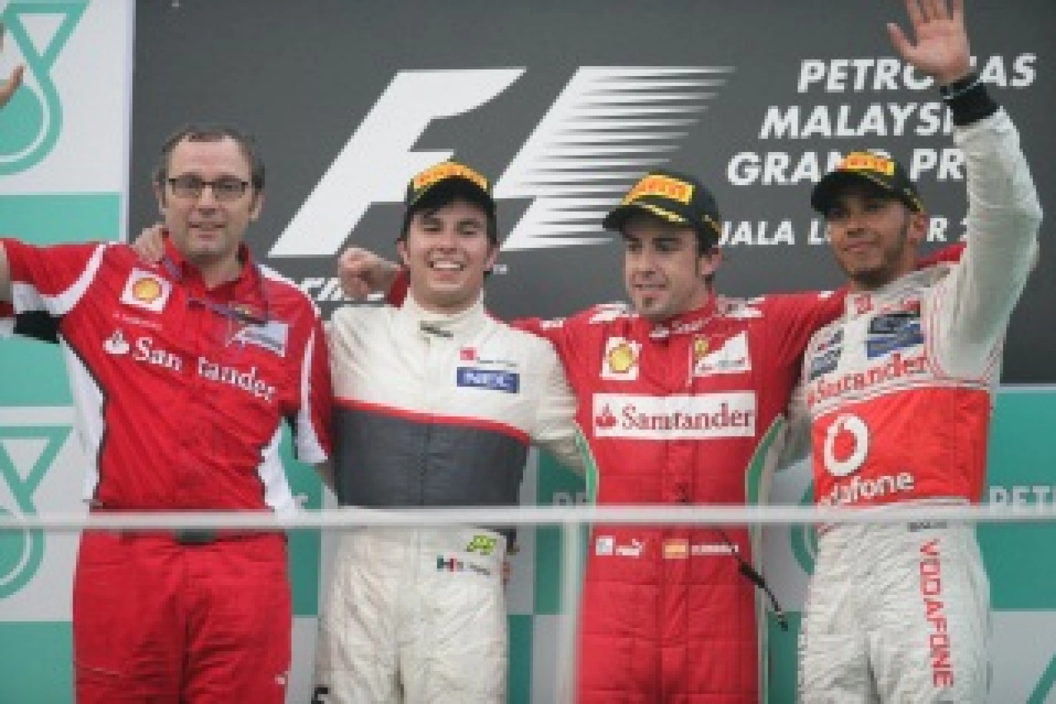 Malaysia – Race: Alonso edges out Pérez in the chaos!