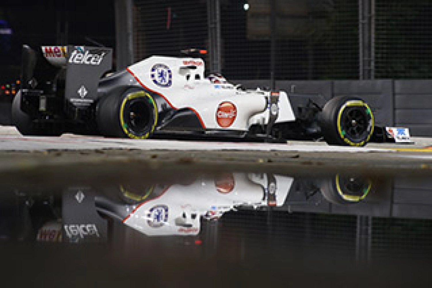 Saturday: Sauber hopes to see the light during the race in Singapore