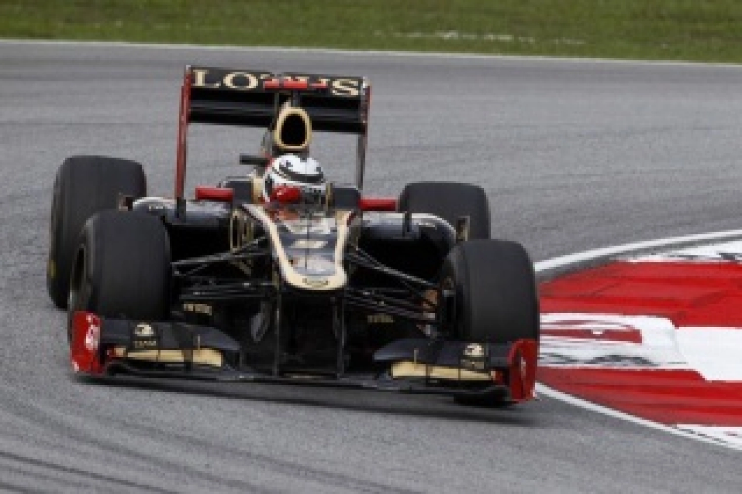 Sunday: Räikkönen in the points, Grosjean out again