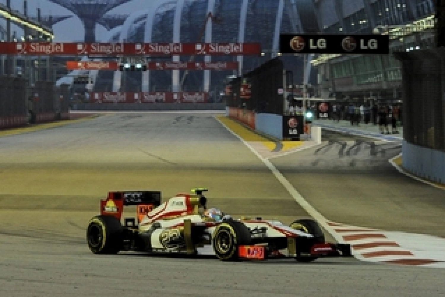 Saturday: Karthikeyan continues his momentum with HRT