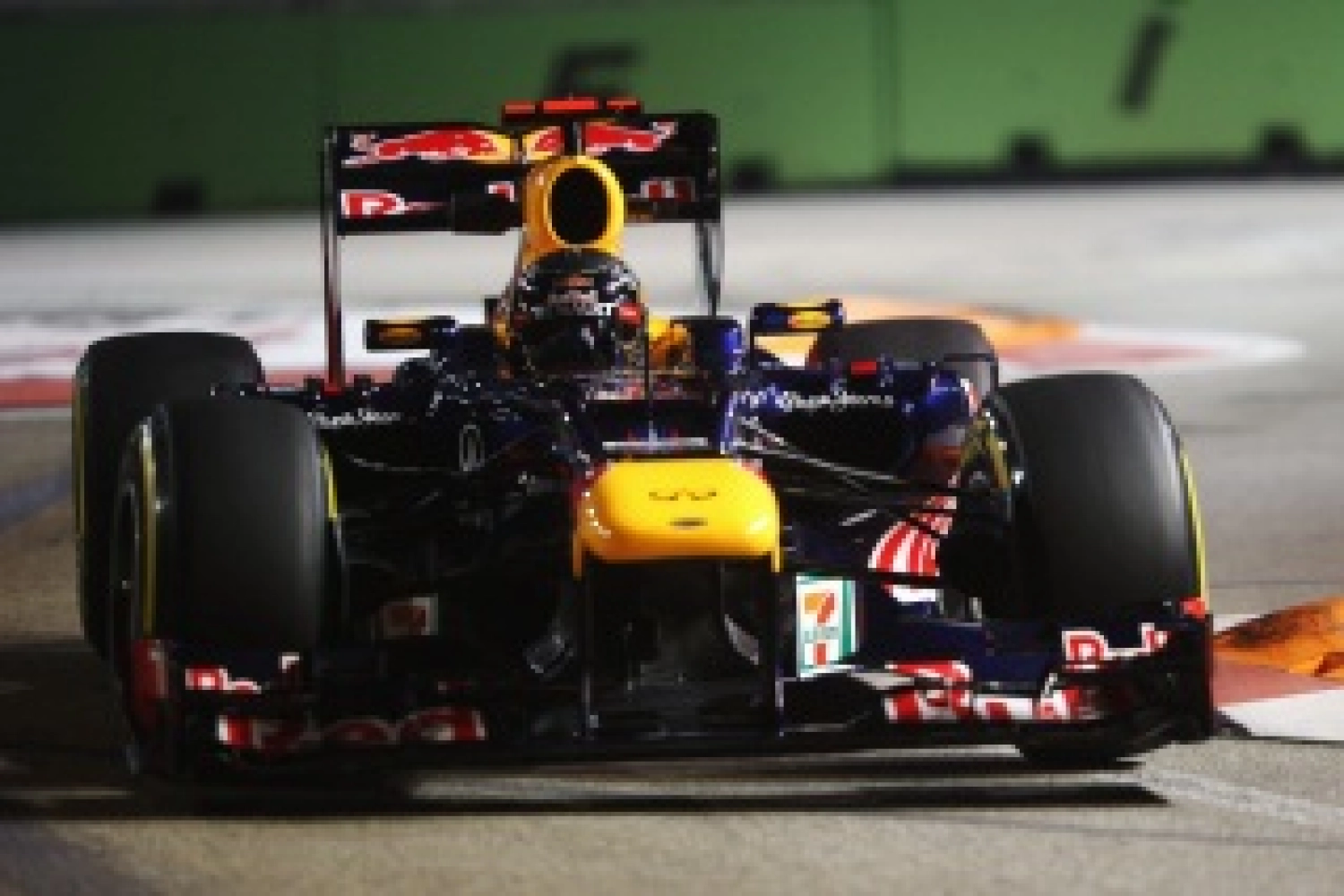 Saturday: Red Bull encounters grip issues