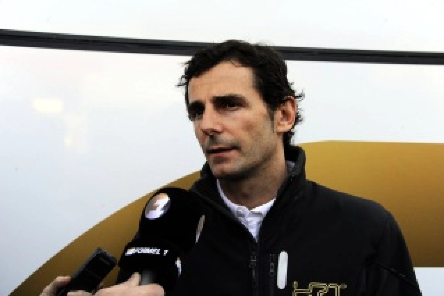 De la Rosa wants to stay with HRT in 2013
