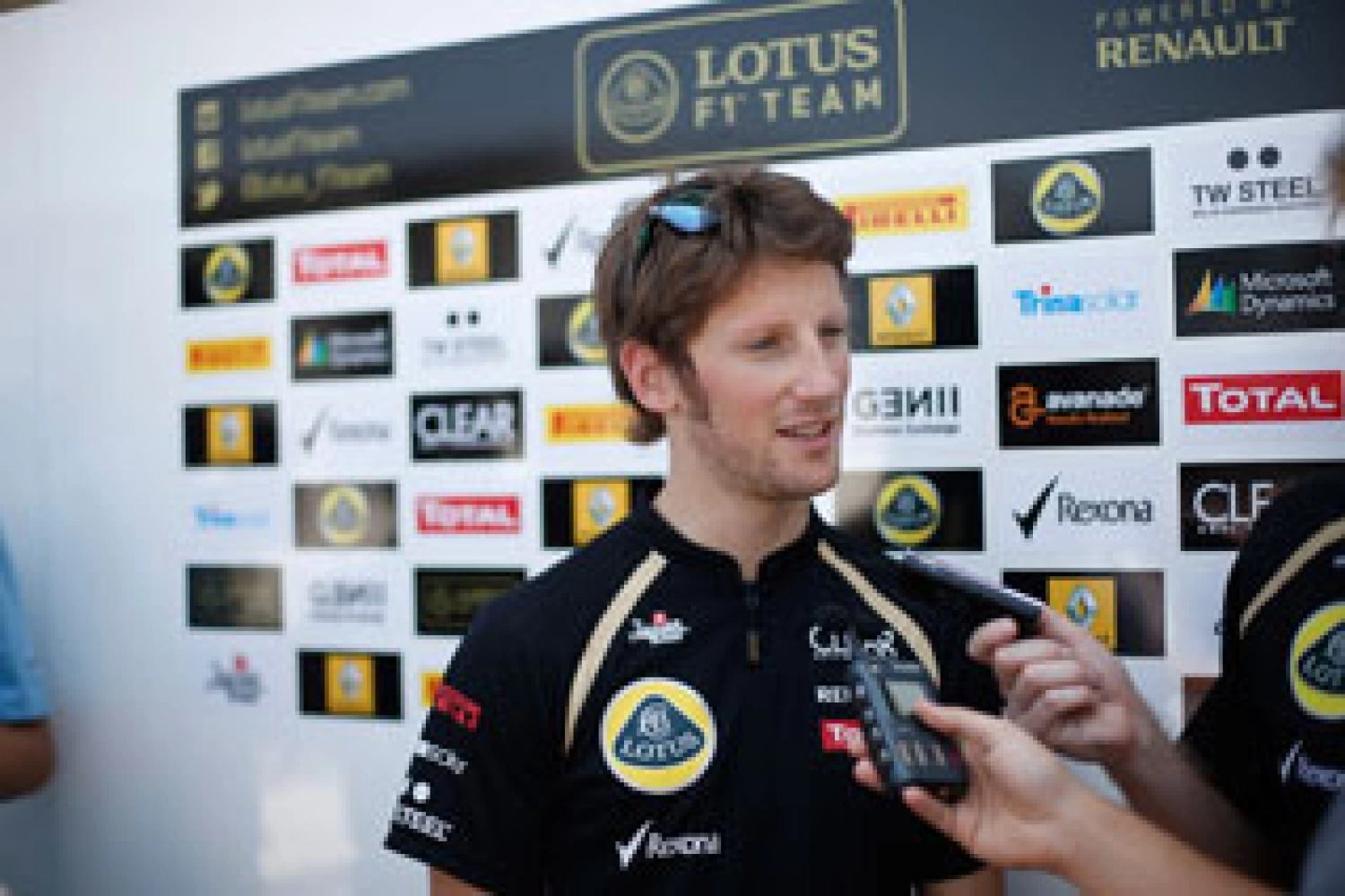 Official: Romain Grosjean confirmed at Lotus for 2013