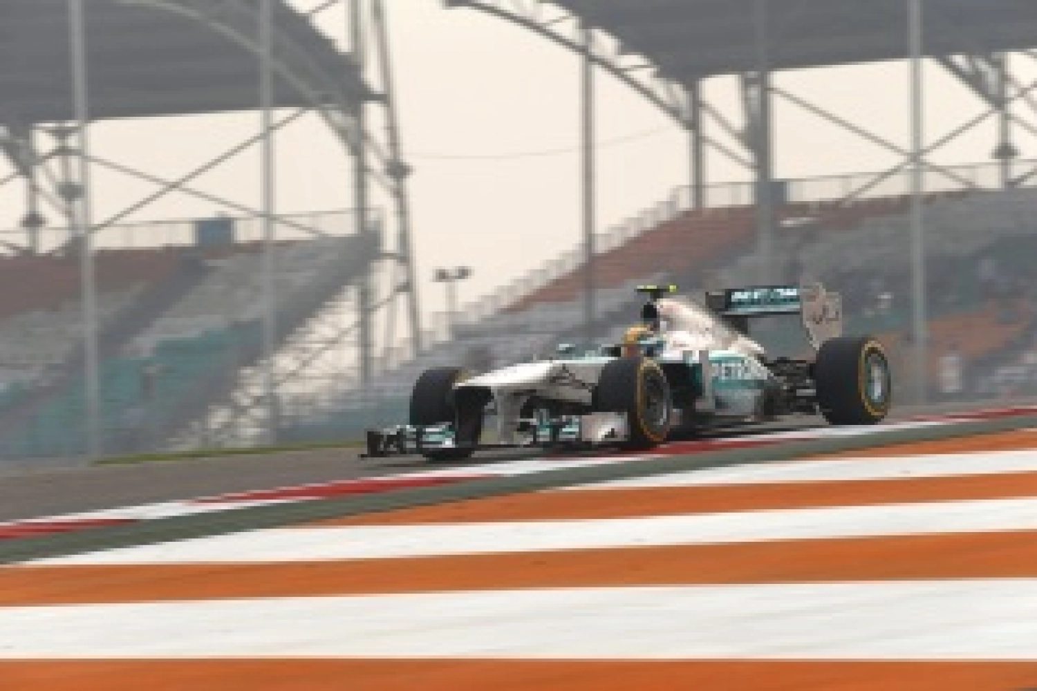 Saturday: Mercedes could hardly have dreamed of better