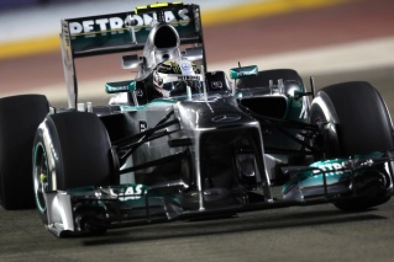 Saturday: Rosberg satisfied, Hamilton less so at Mercedes