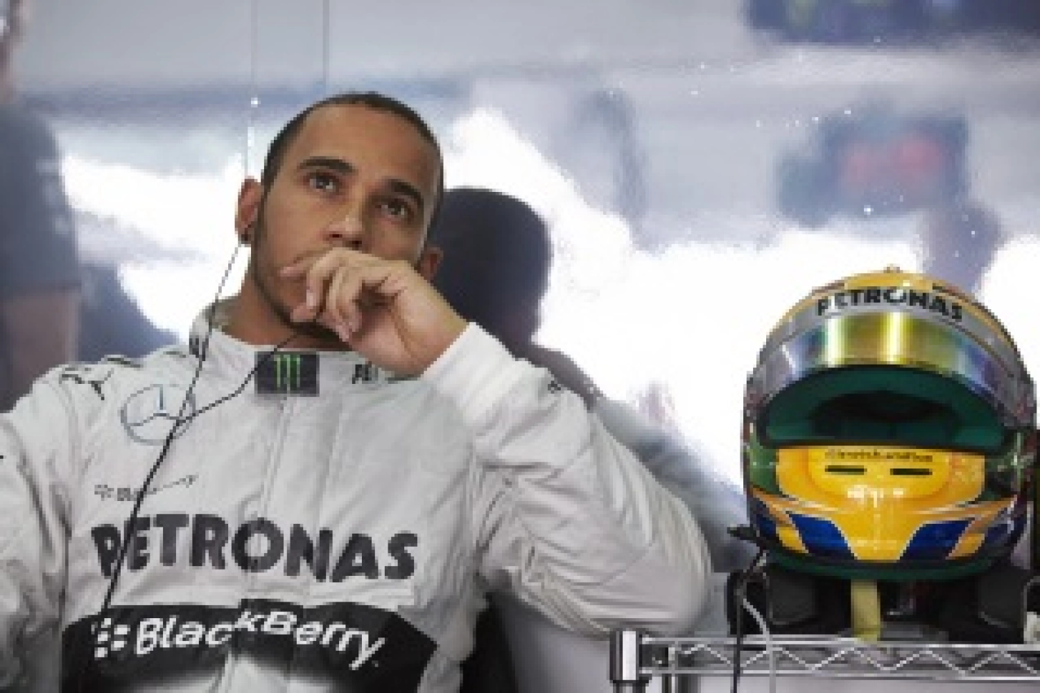 5-place grid penalty for Hamilton in Bahrain