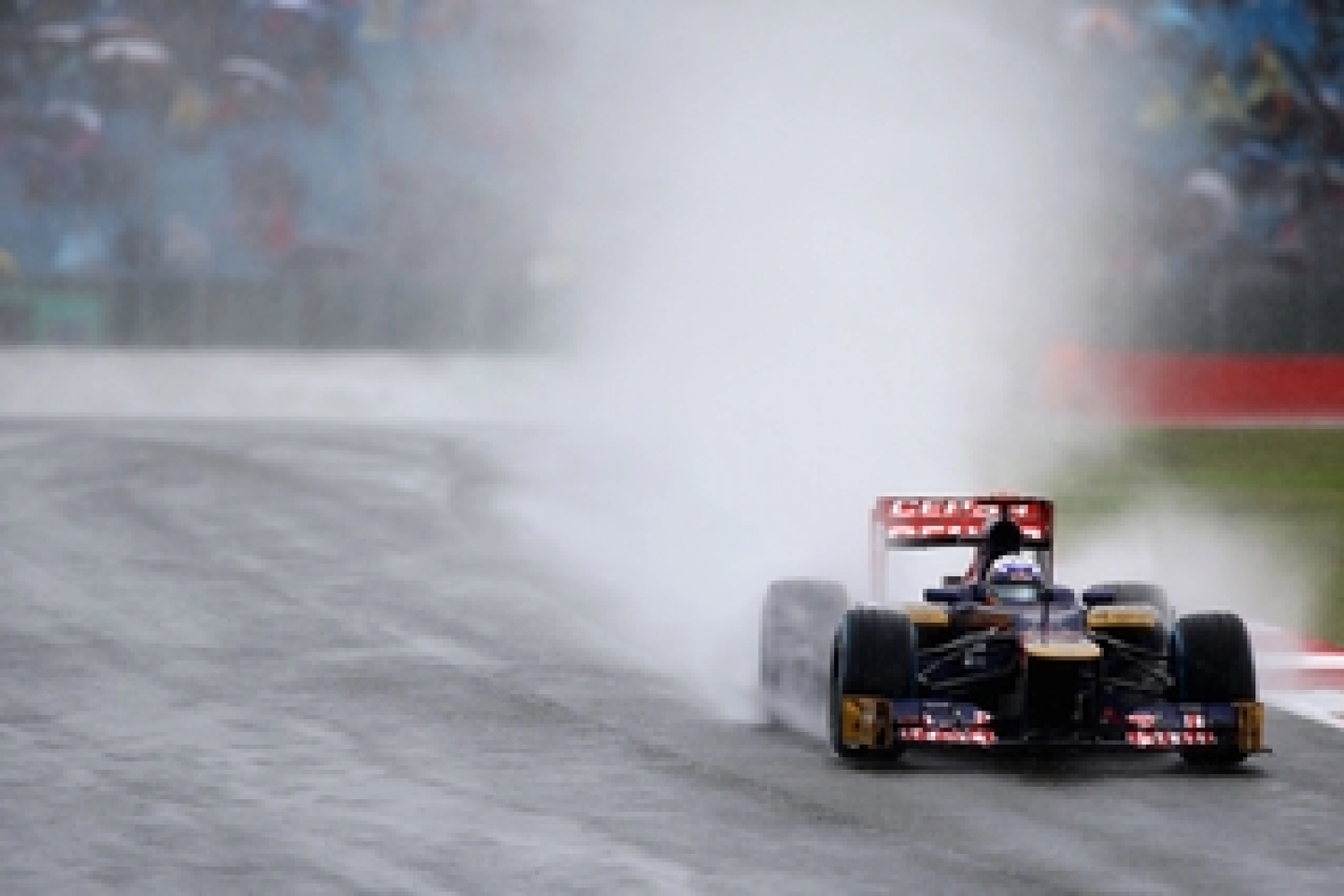 Saturday: Mixed fortunes at Toro Rosso