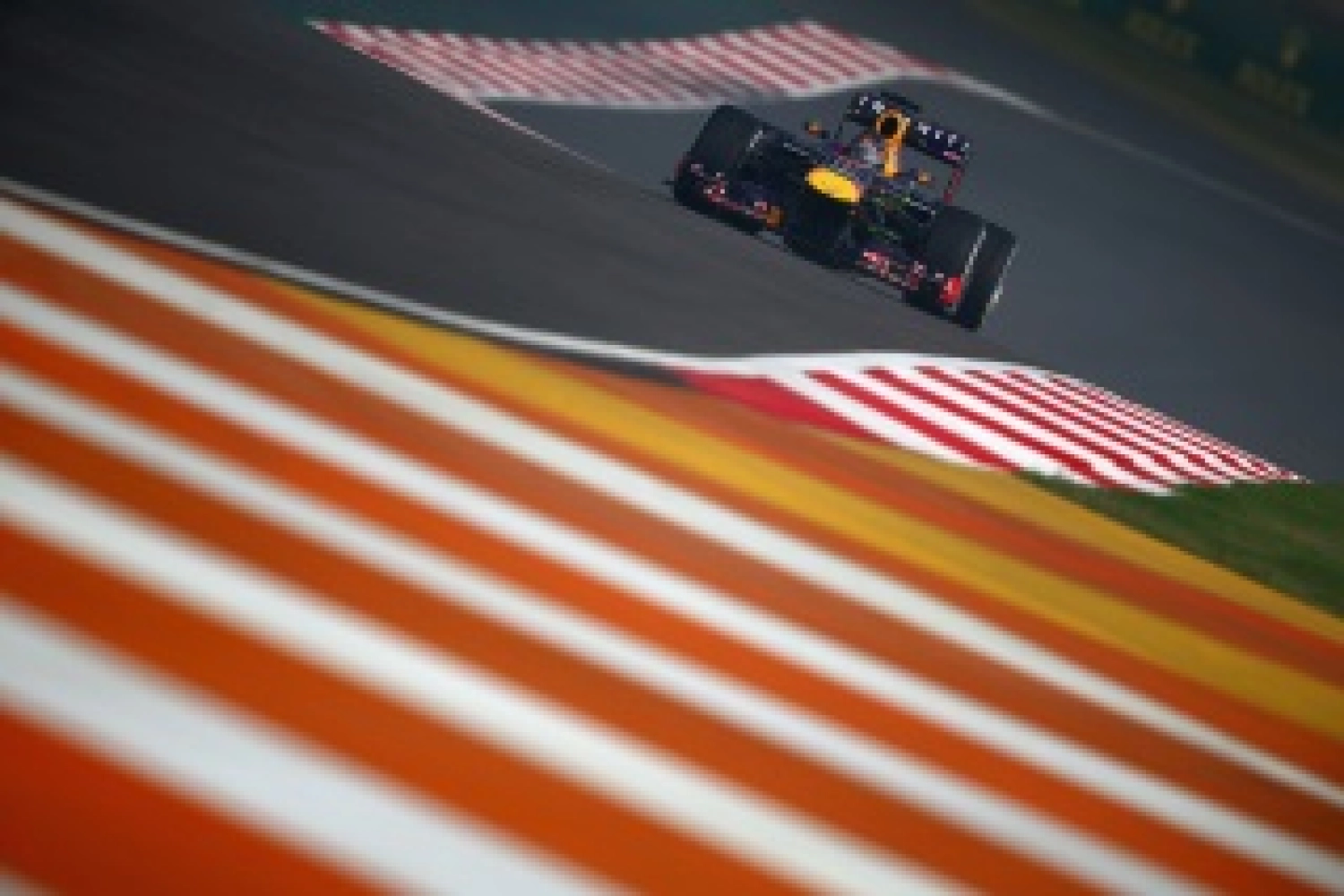 United States – Free Practice 2: Vettel Takes Charge in Austin