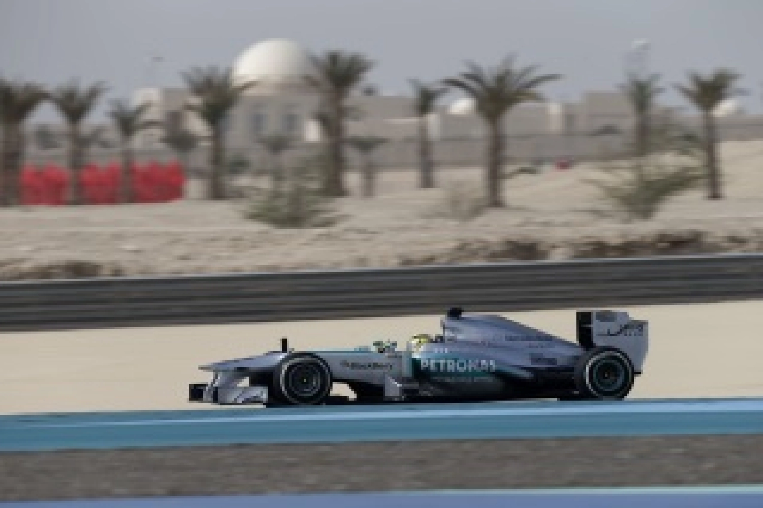 Follow the 2013 Bahrain Grand Prix live