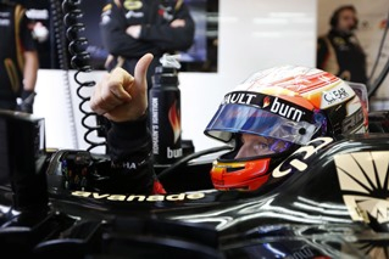 Grosjean: The Lotus E22 “brakes, accelerates, turns right, left”