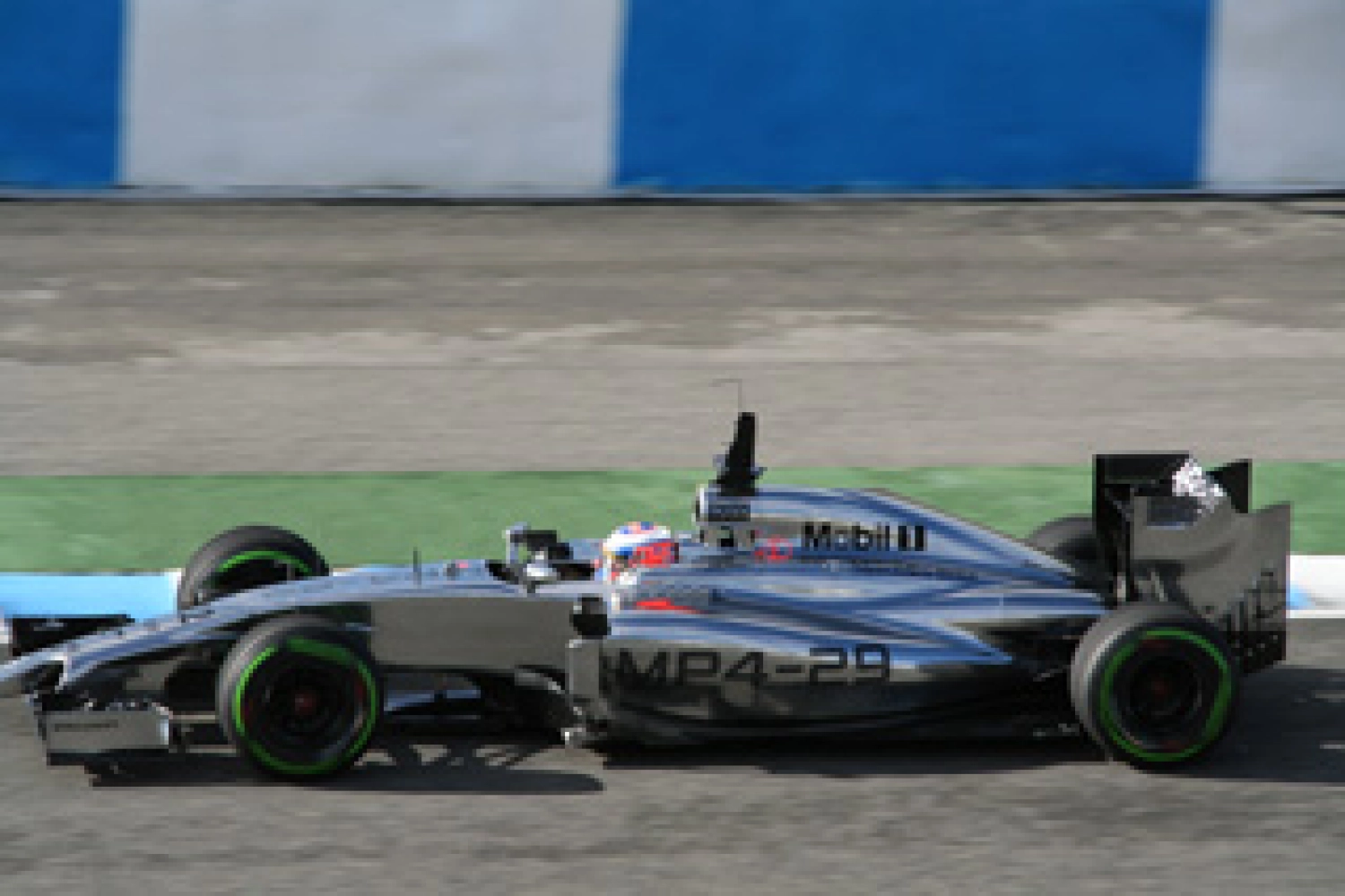 McLaren: a title sponsor after a few Grand Prix?
