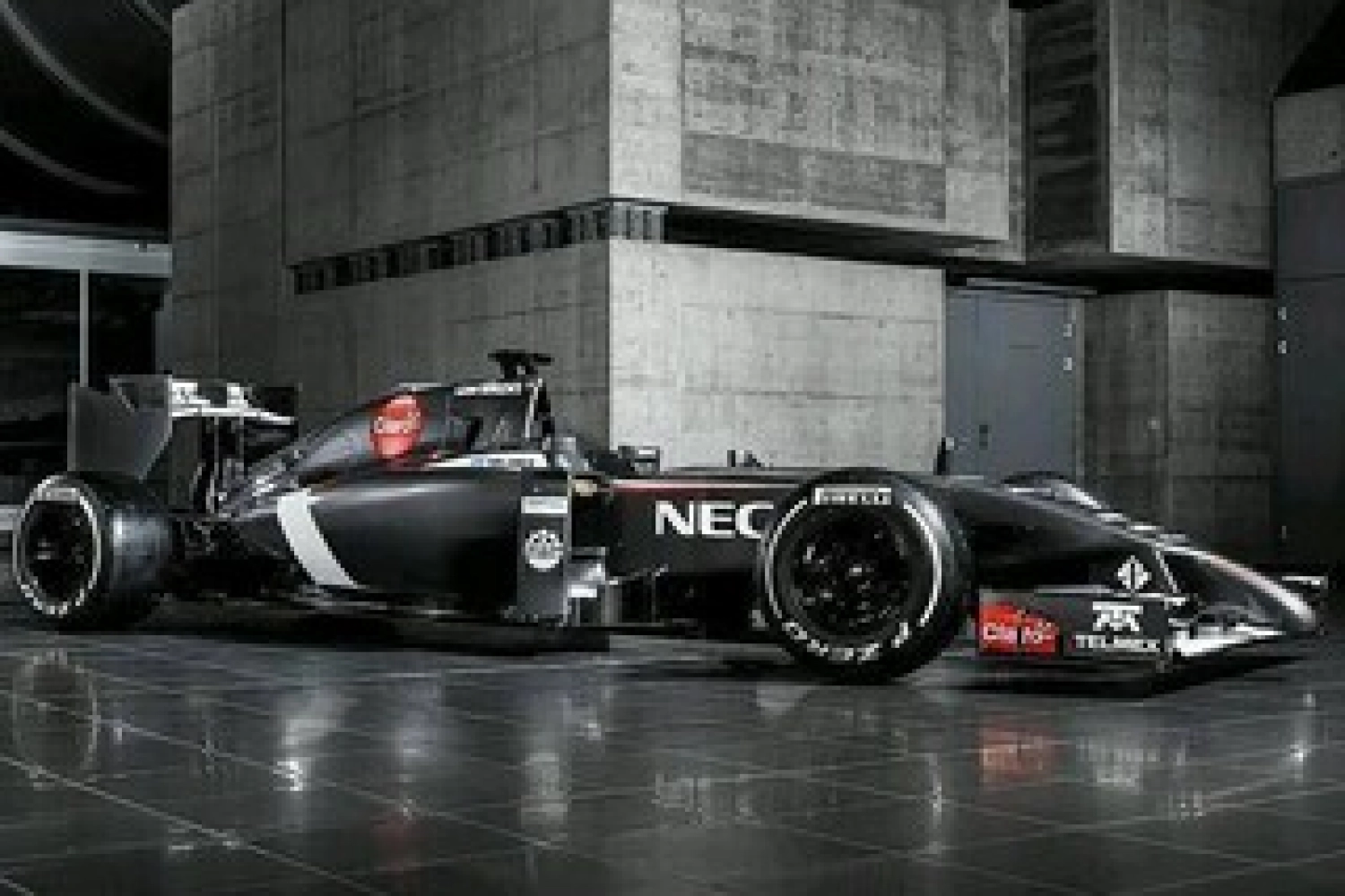 Monaco: Sauber F1 Drivers’ Helmets Auctioned