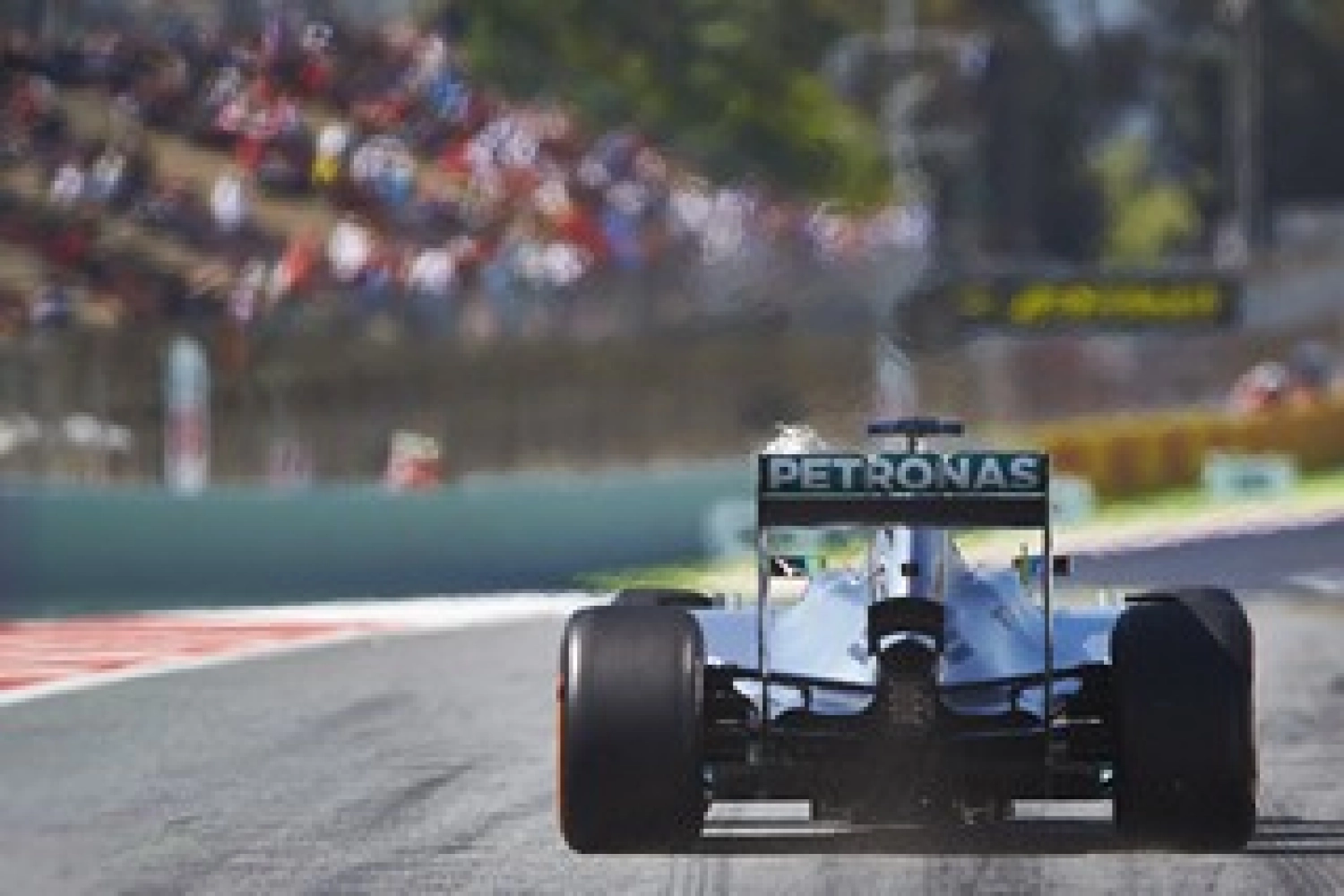 Friday: Hamilton and Rosberg praise the “step forward” by Mercedes