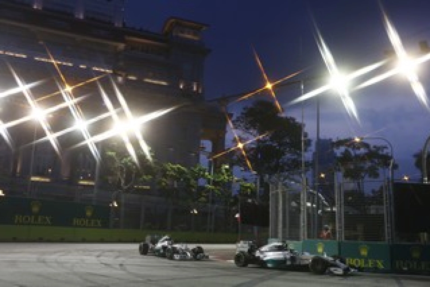 Saturday: A breath separates Hamilton from Rosberg at Mercedes in Singapore