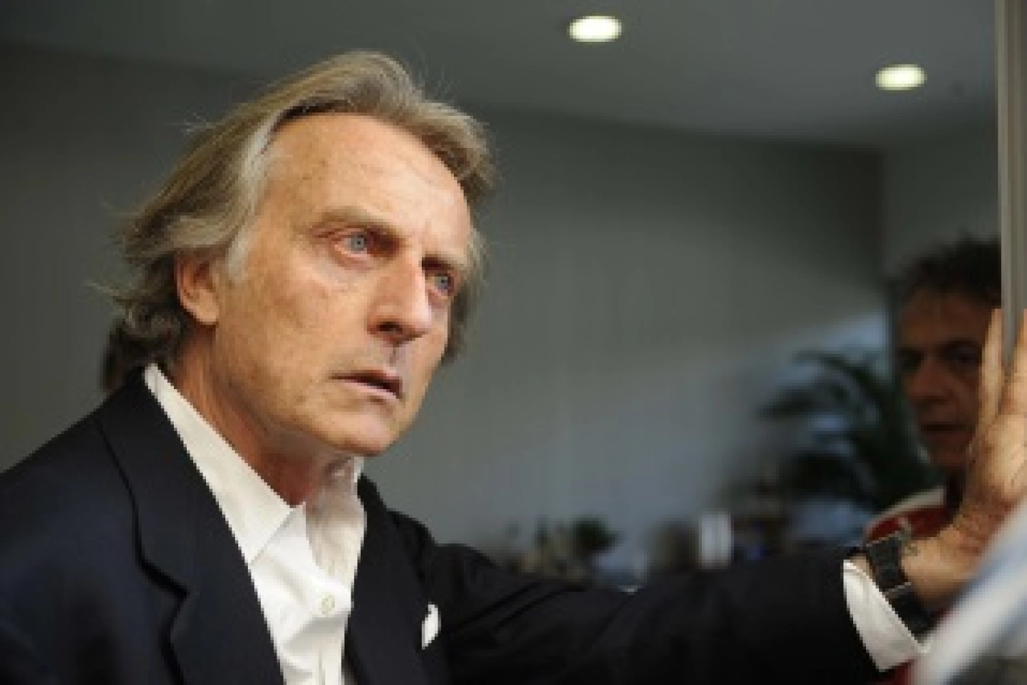 Di Montezemolo: F1 drivers drive like taxi drivers
