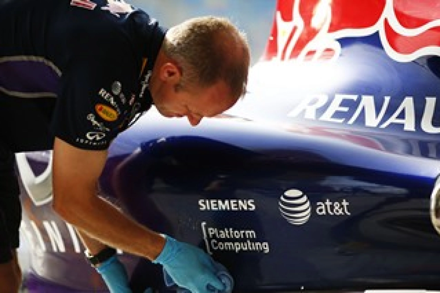 Bahrain: Engine Change for the Red Bull