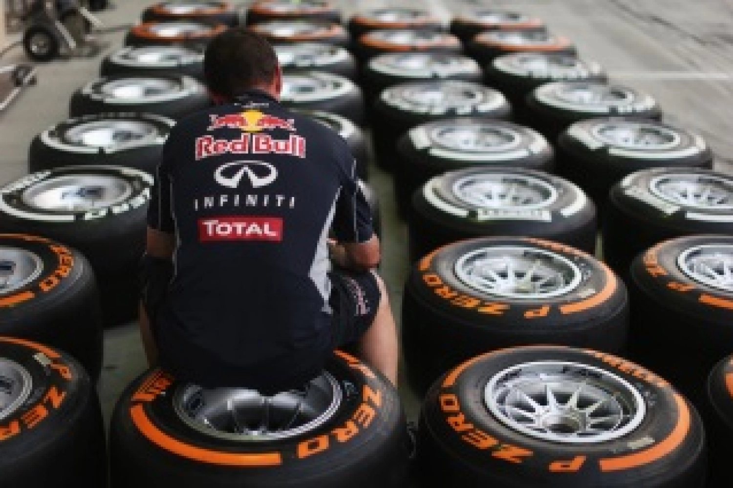 Tires: The FIA Reminds Pirelli of the Regulations