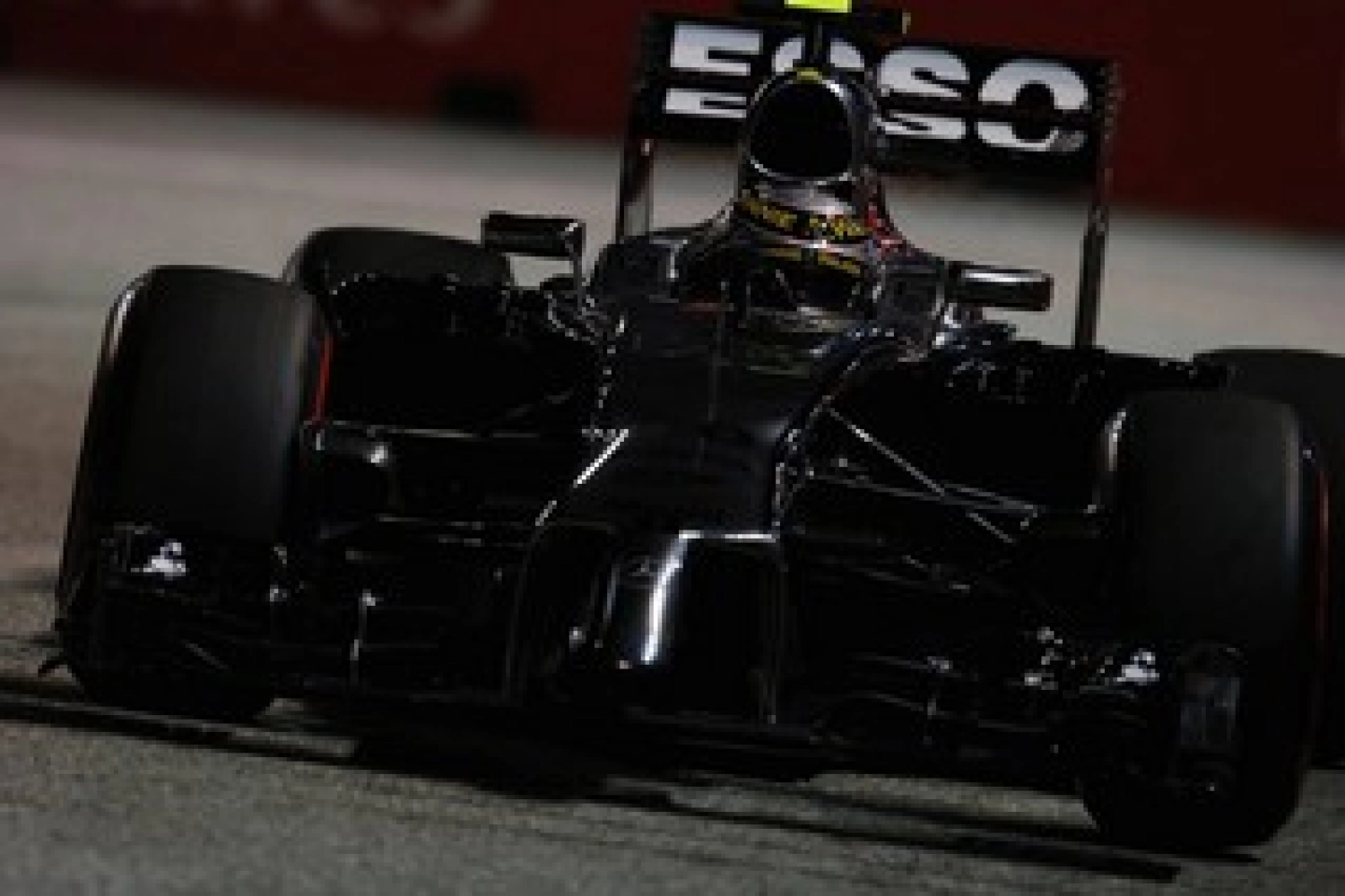 Saturday: Magnussen disappointed at McLaren, Button awaits the race