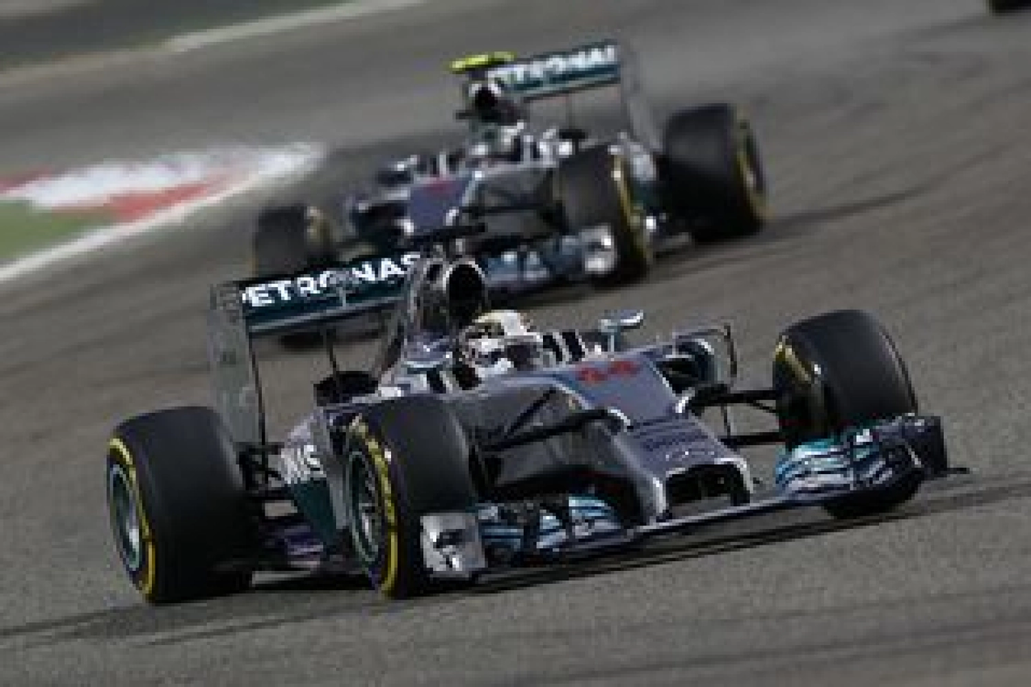 Mercedes: Hamilton and Rosberg, free to compete against each other