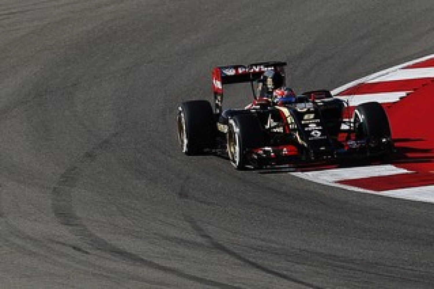 Grosjean is eager to throw the Lotus E22 “in the trash”