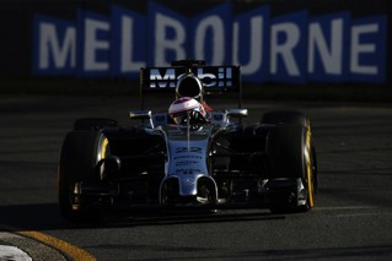Saturday: Magnussen places McLaren in the top 5