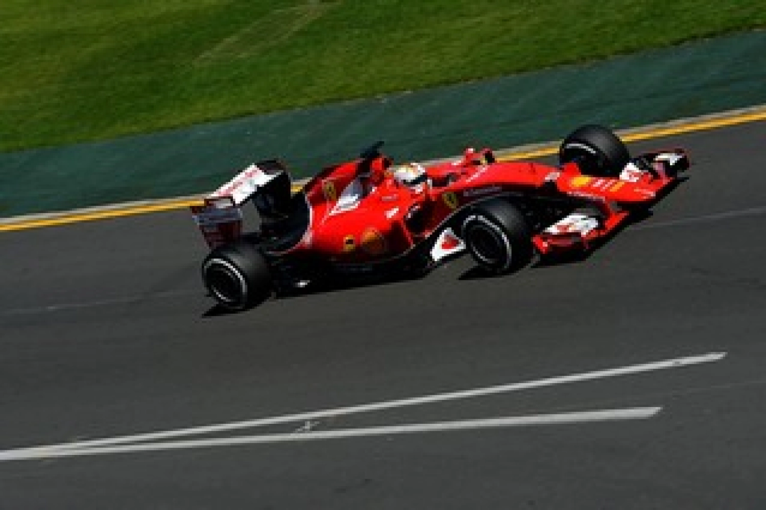 Vettel: Mercedes “out of reach” for Ferrari in Melbourne
