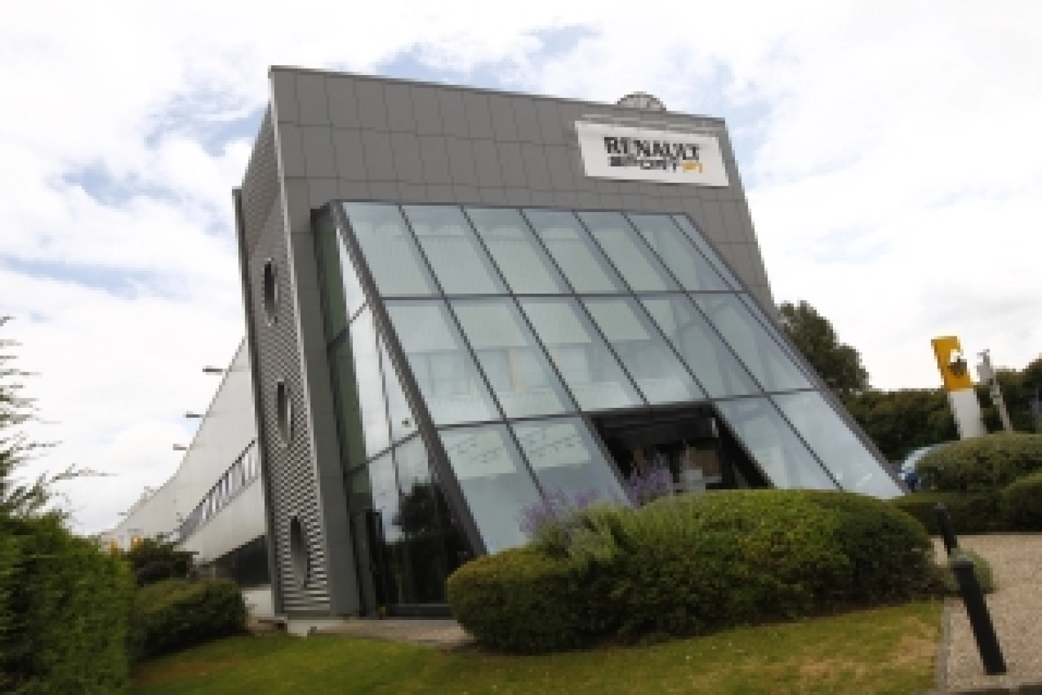 Renault F1 draws a positive assessment from its winter testing