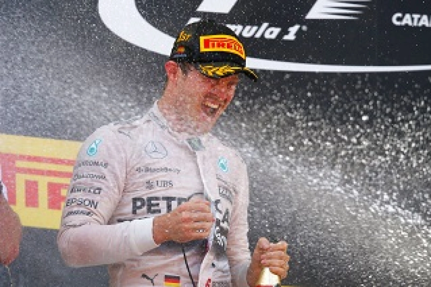 Spain – Race: Nico Rosberg lands his first blow