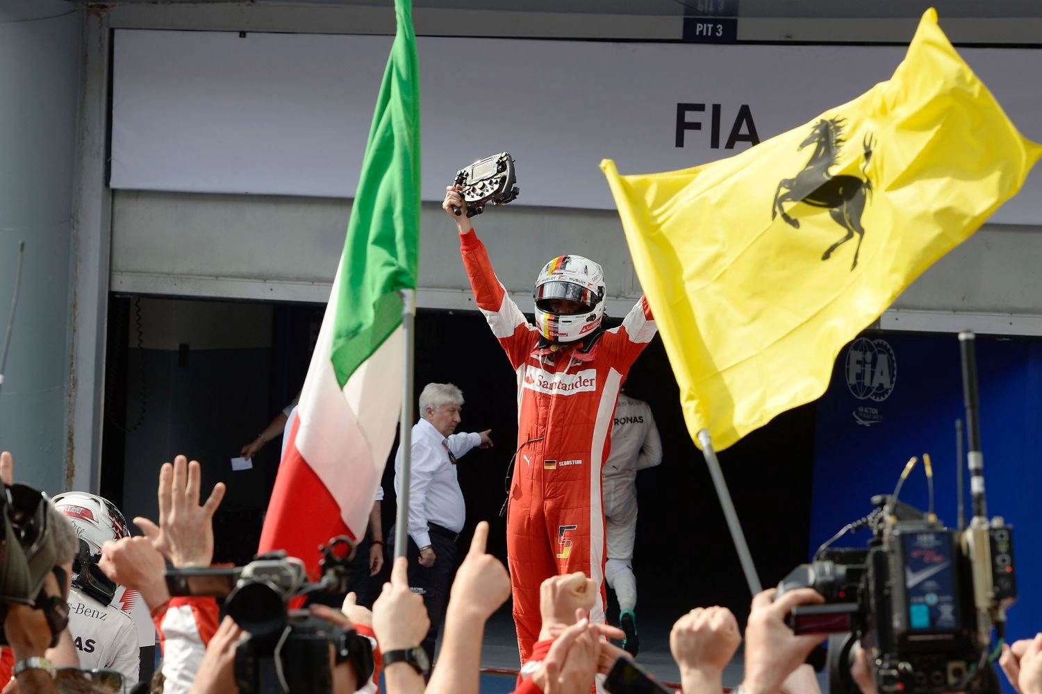 Hungary – Race: Sebastian Vettel wins ahead of Daniil Kvyat and Daniel Ricciardo