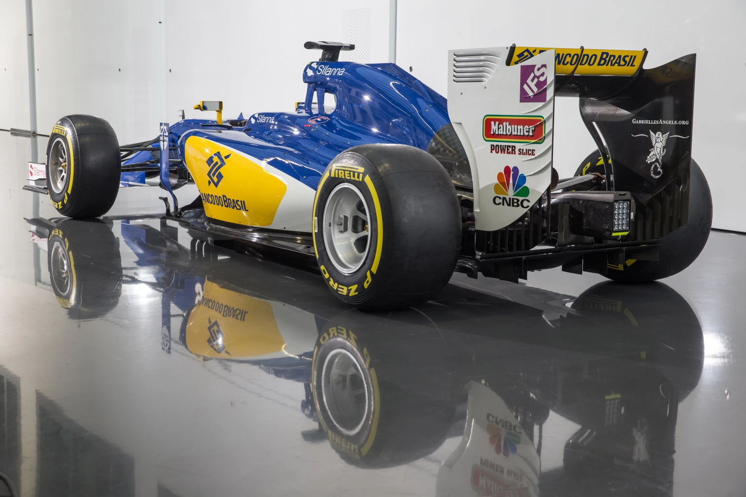 IFS becomes a sponsor of Sauber
