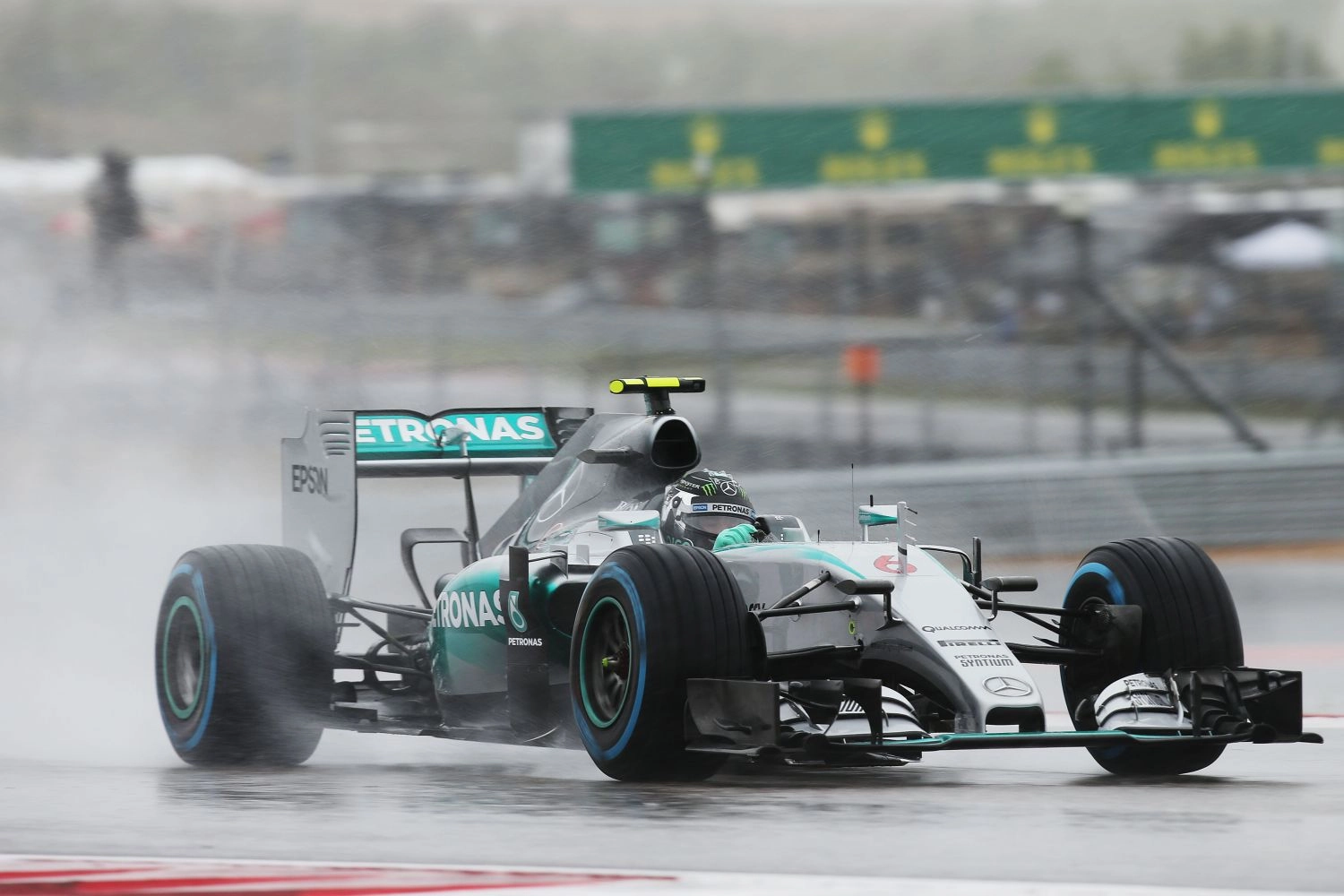 Qualifications – United States: An atypical session offers a 3rd consecutive pole to Rosberg